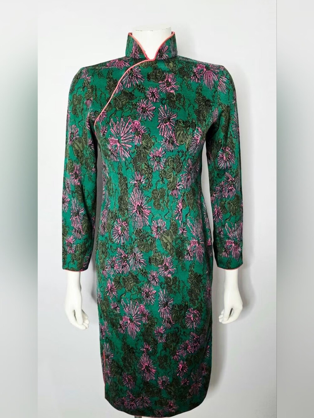 Vintage Green Floral Mandarin Collar Cheongsam Dress with Pink Accents